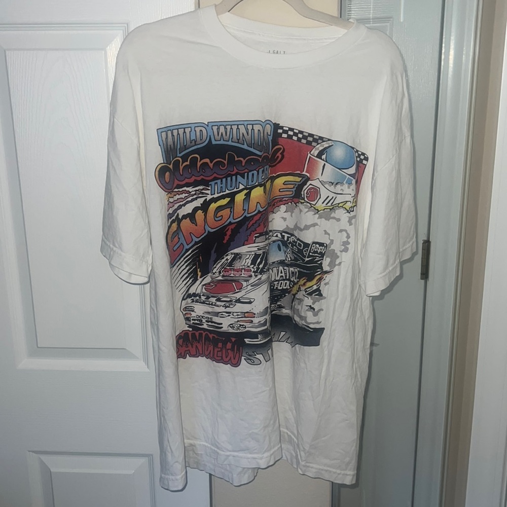 Oversized graphic tee